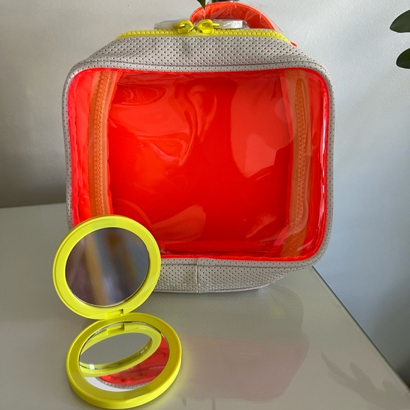 DRUNK LIFE Compact Mirror x Mini Dopp Kit - Picture 1 of 14